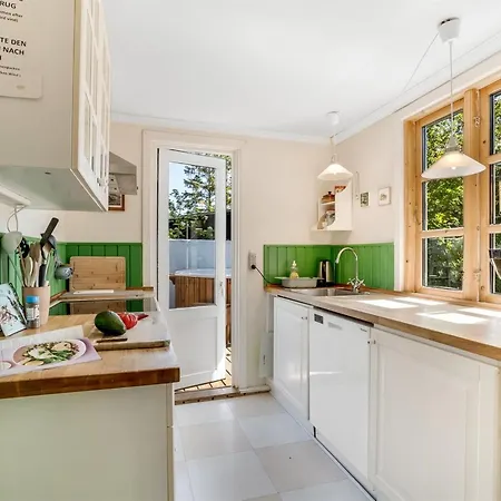 Carly - 100m From The Sea By Interhome