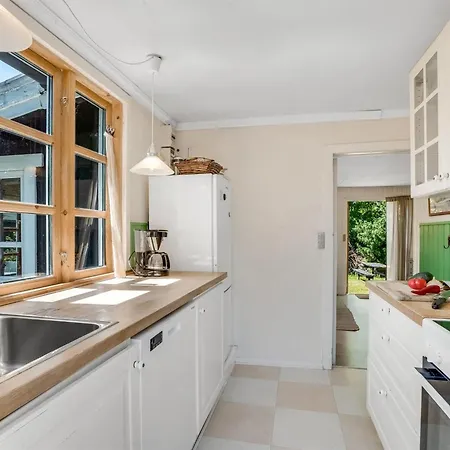 Vakantiehuis Carly - 100m From The Sea By Interhome *